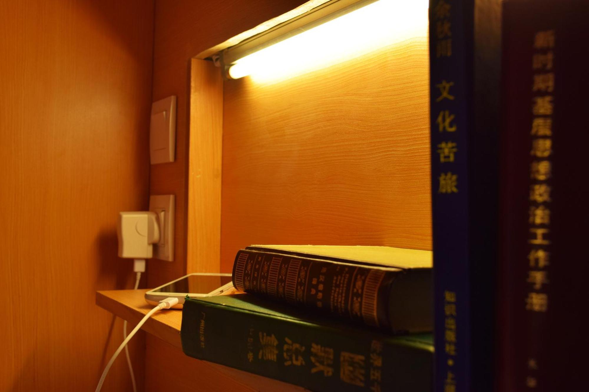 Single Bed in Mixed Dormitory Room